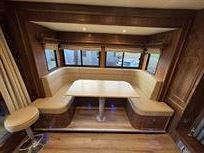 2018-equicruiser-motorhome-race-truck-with-ga