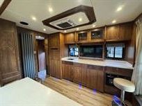 2018-equicruiser-motorhome-race-truck-with-ga