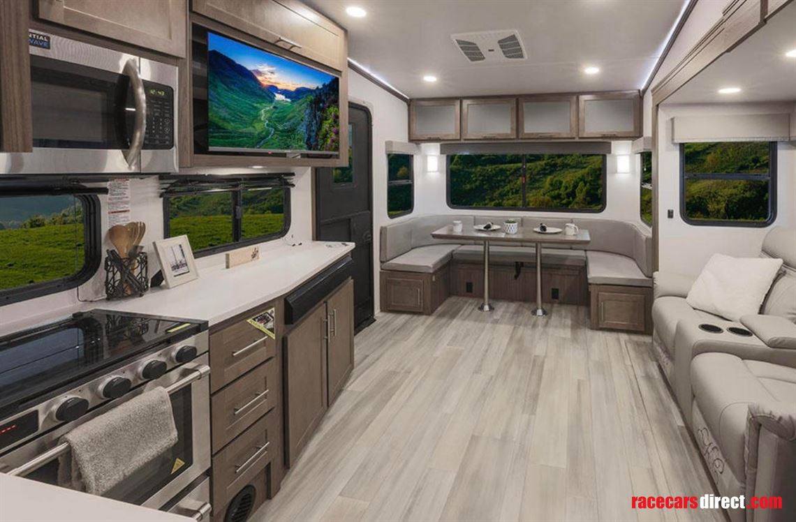 american-fifth-wheel-aliiance-avenue-26rd