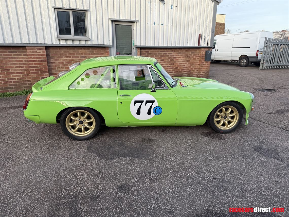 1976-mgb-gt-39-v8