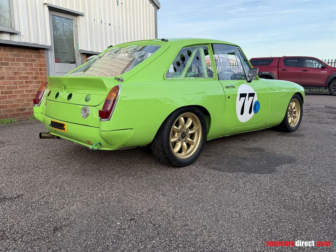 1976-mgb-gt-39-v8