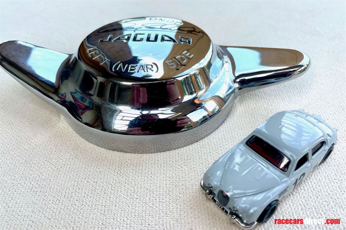 jaguar-wheel-spinner-signed-by-roy-salvadori