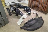 aston-martin-dbrs9-carbon-fiber-body-panels-m