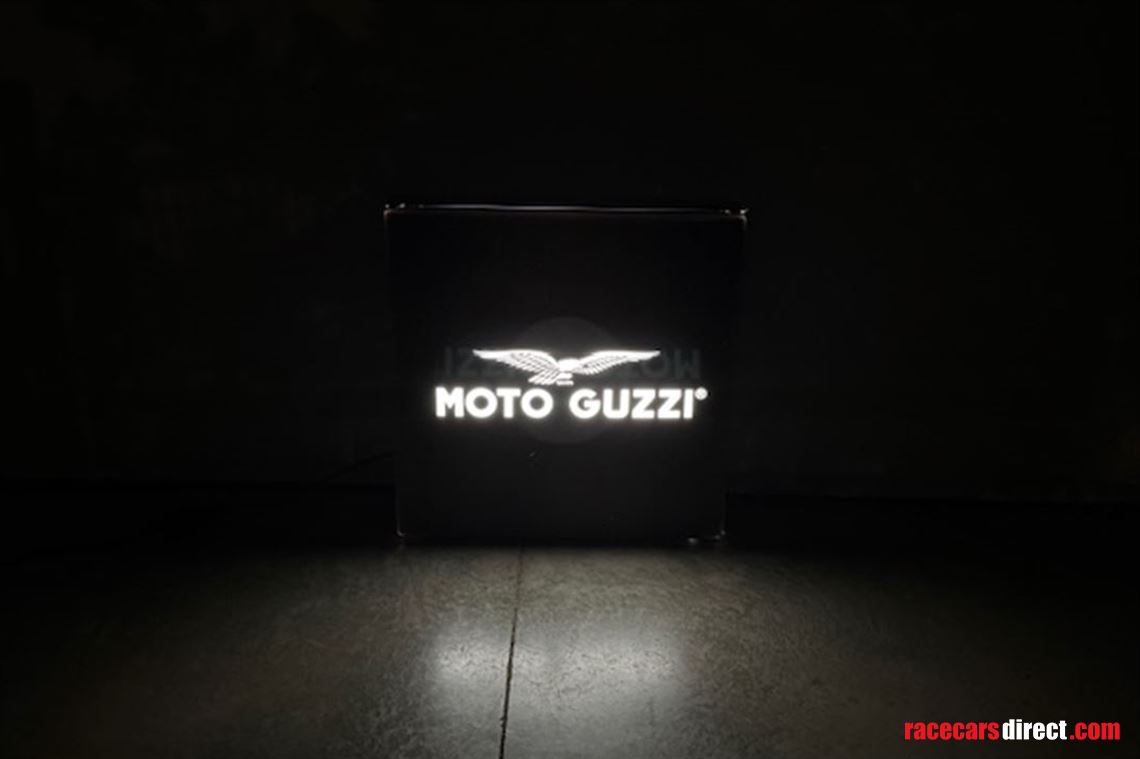 moto-guzzi-illuminated-neon-sign
