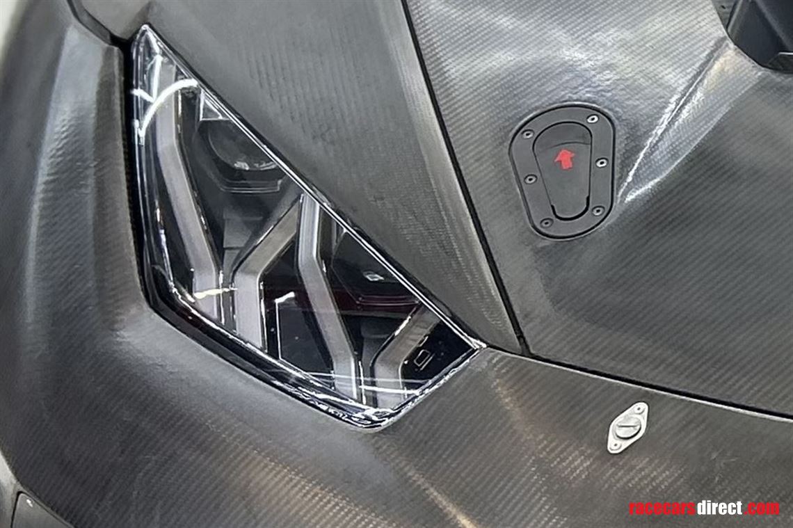 lamborghini-huracan-super-trofeo-head-lights