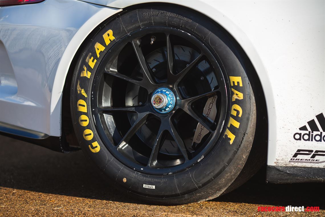 porsche-9911-gt3-cup-car