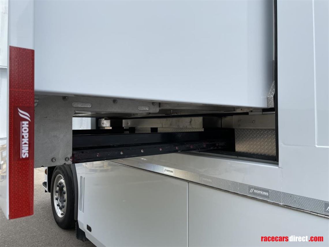 2-car-transporter-with-office