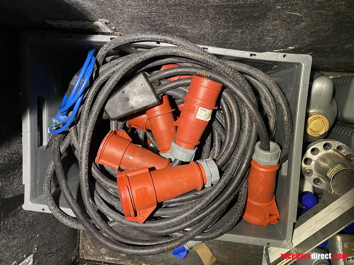 rubber-box-and-cables