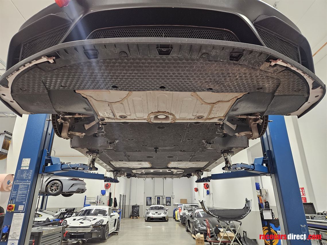 porsche-718-cayman-gt4-clubsport-competition