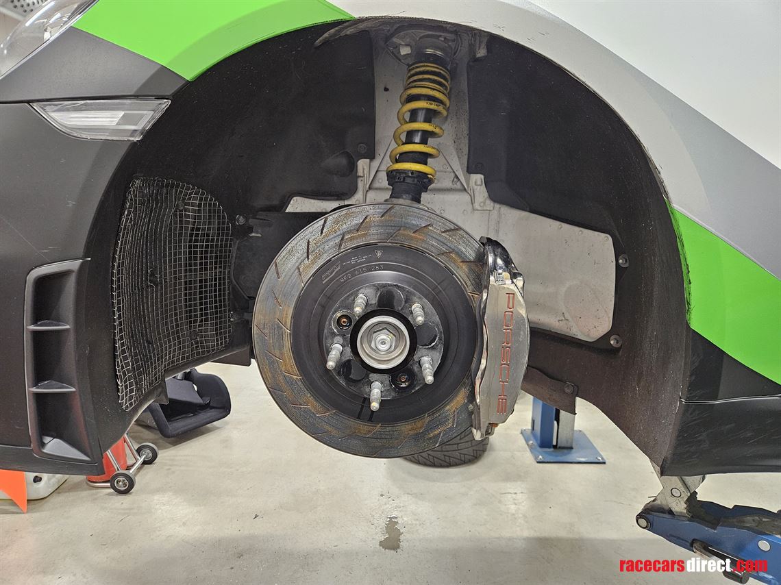 porsche-718-cayman-gt4-clubsport-competition