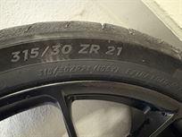 set-of-tires-and-rims-porsche-992-gt3