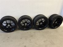 set-of-tires-and-rims-porsche-992-gt3