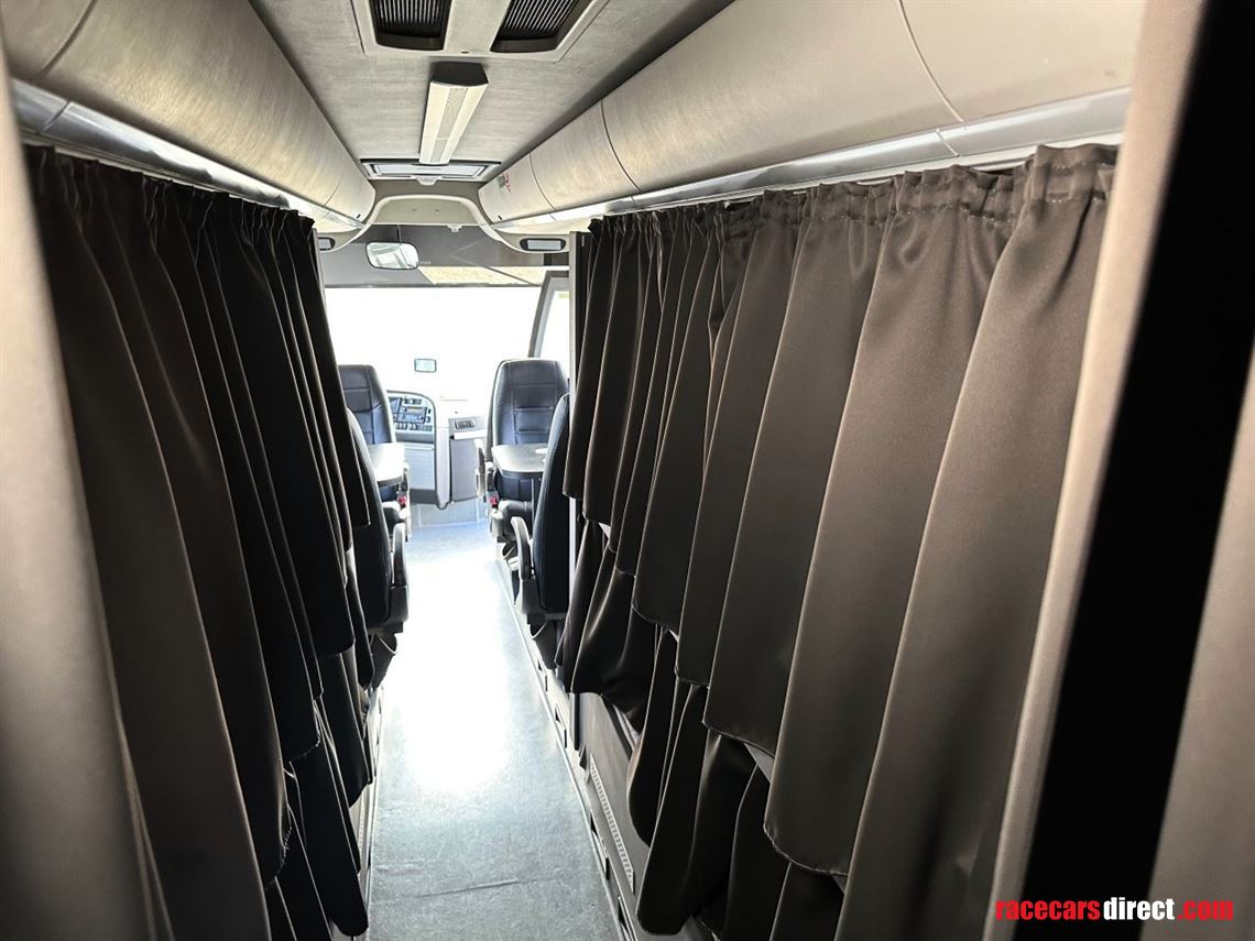 race-team-transporter