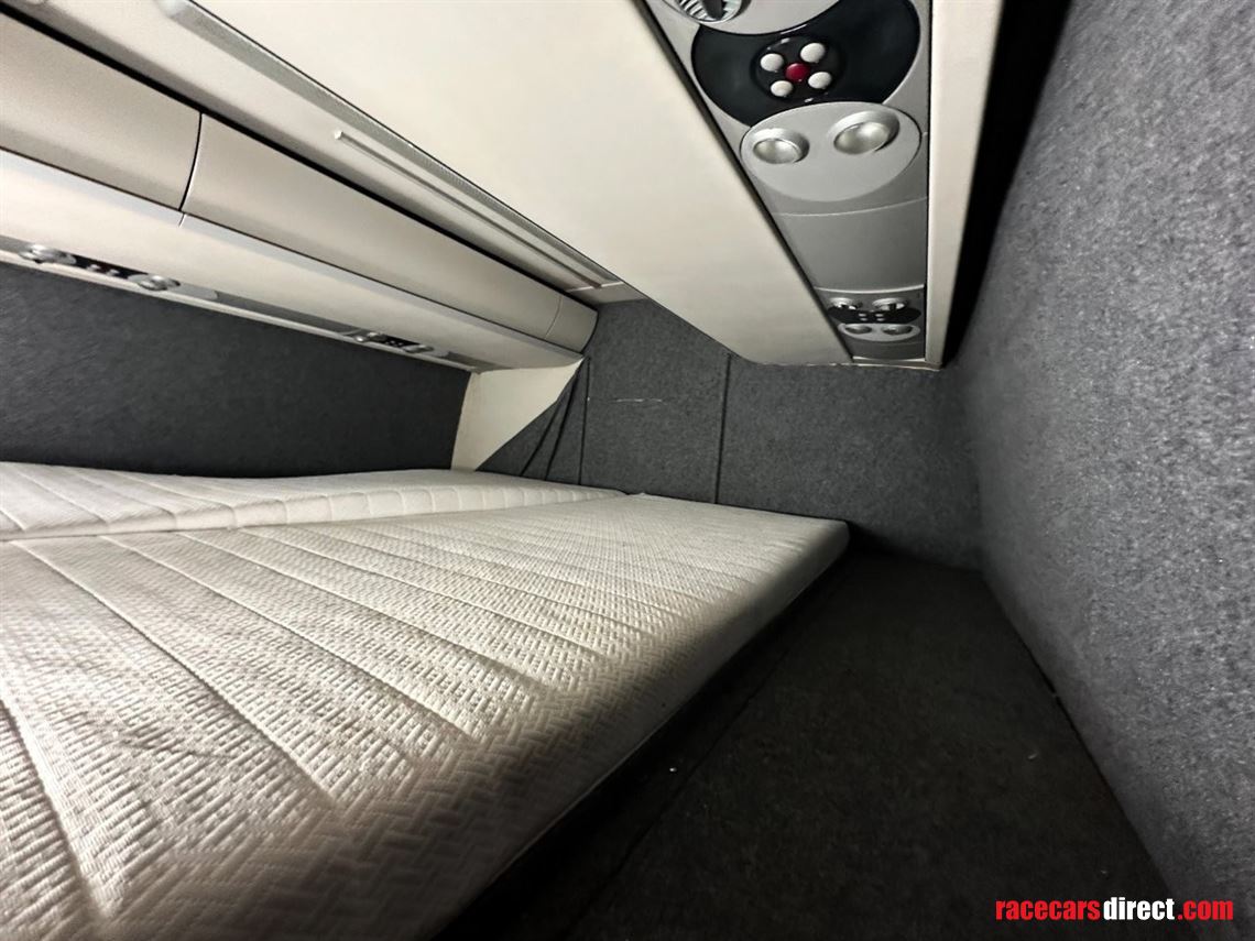 race-team-transporter