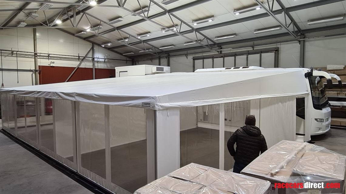 race-team-transporter