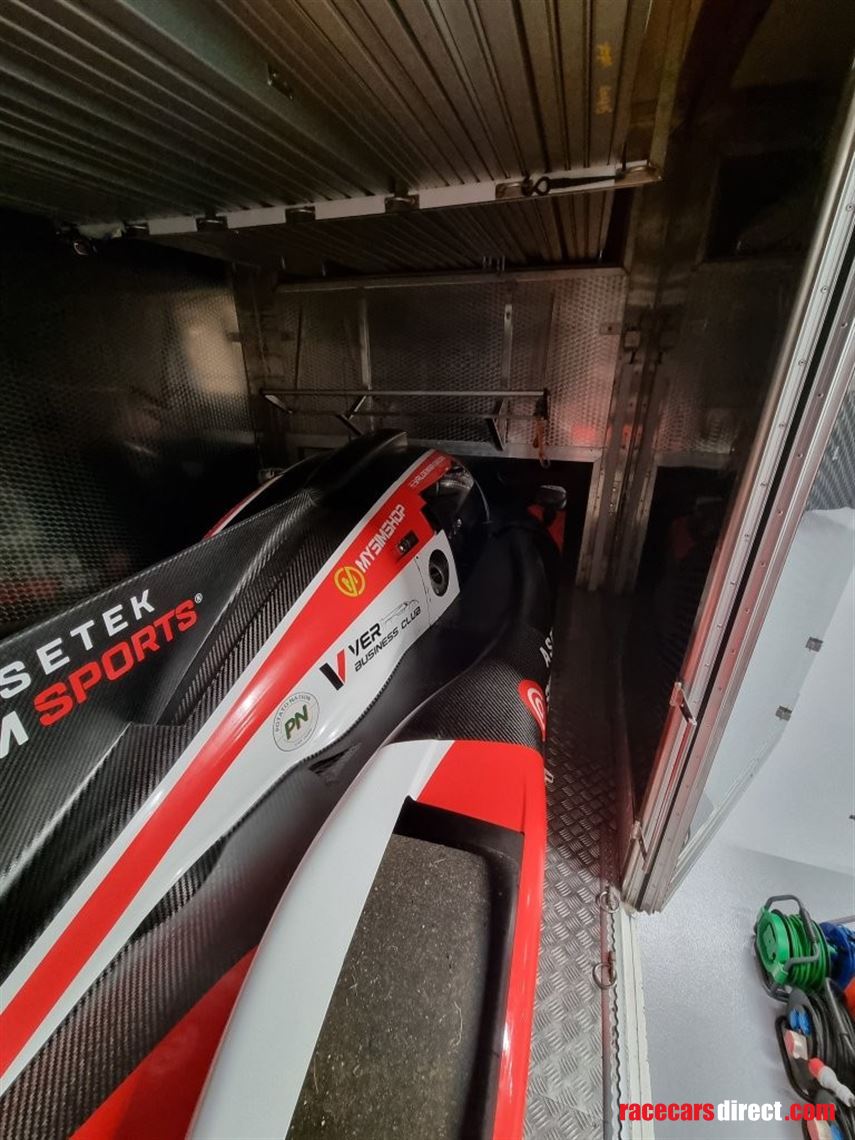 race-team-transporter