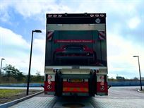 race-team-transporter