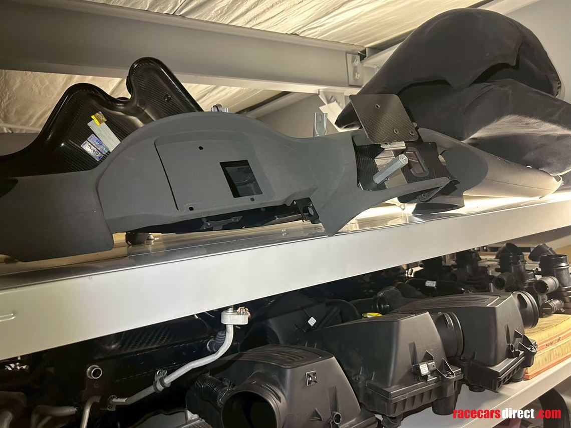 2020-mercedes-amg-gt4-evo