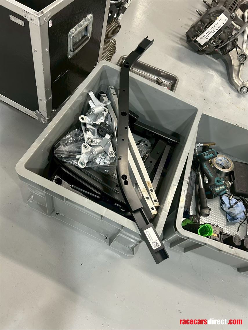 2020-mercedes-amg-gt4-evo