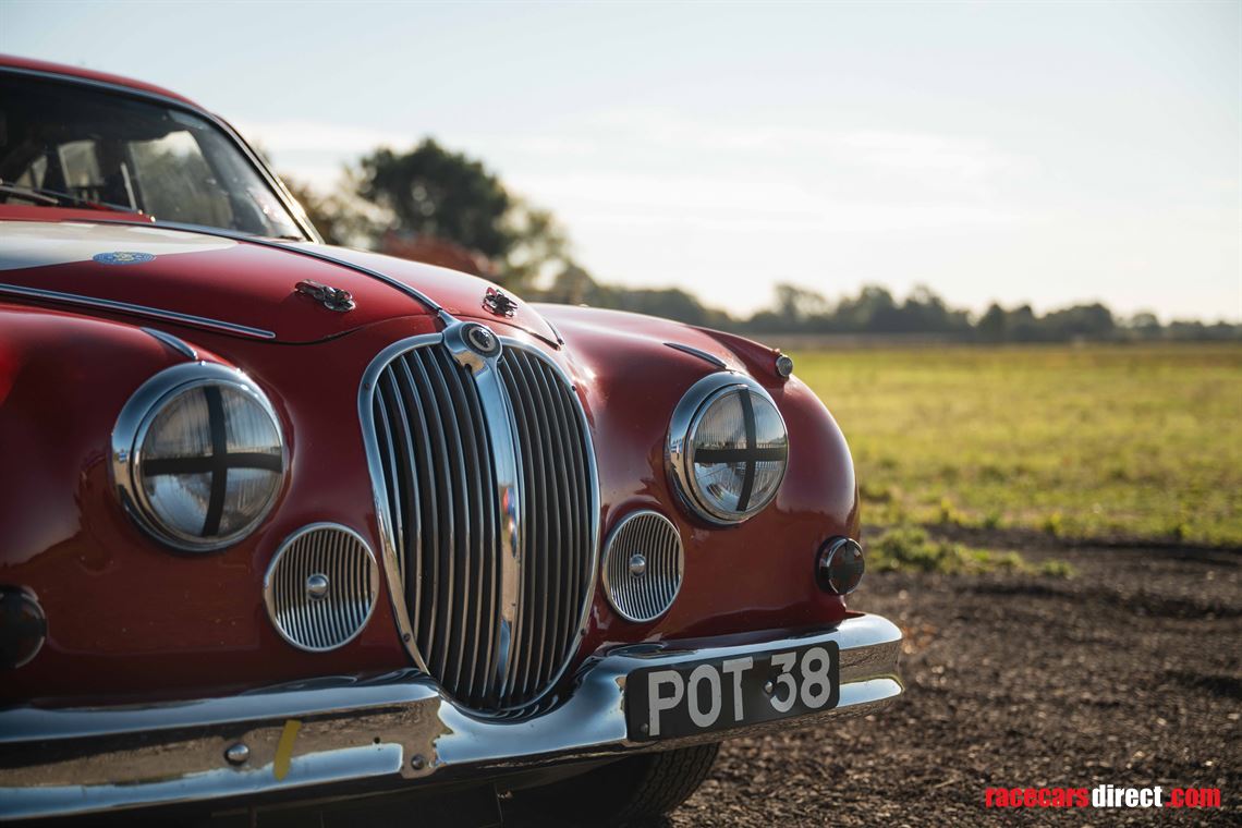 jaguar-mk-2-race-car---fia-htp