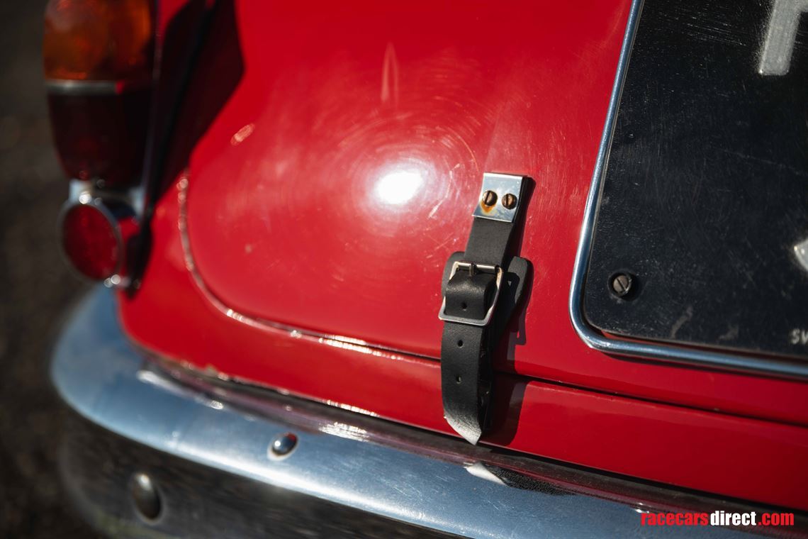 jaguar-mk-2-race-car---fia-htp