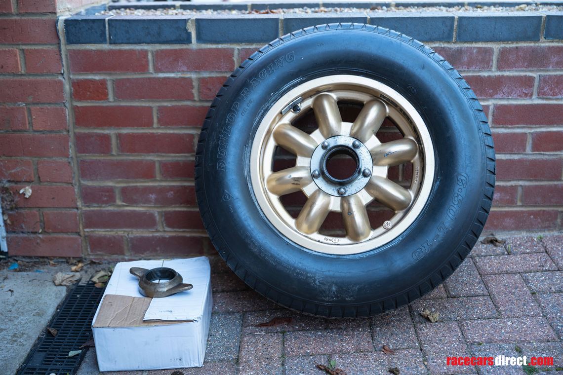 jaguar-mk-2-race-car---fia-htp