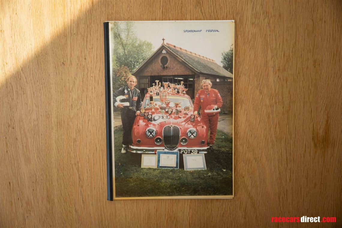 jaguar-mk-2-race-car---fia-htp