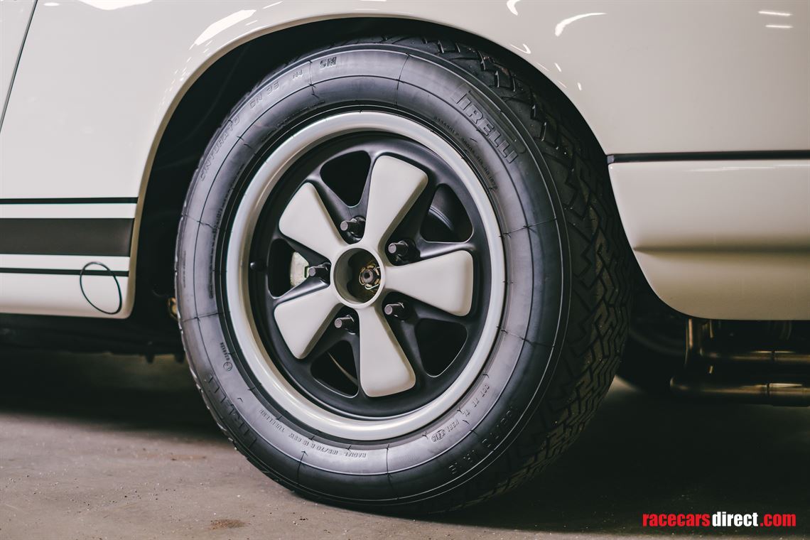 1967-porsche-911r-tribute