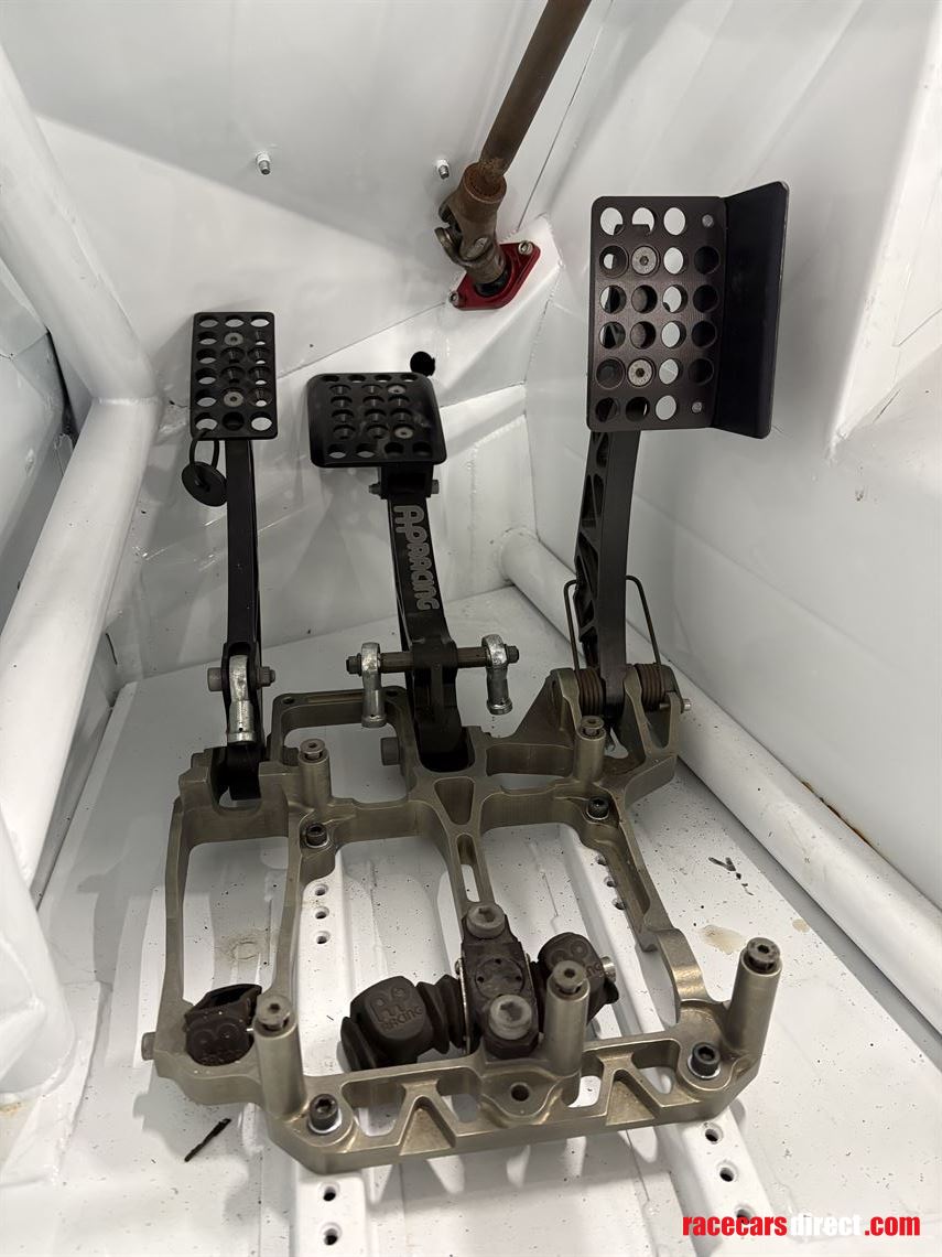 bmw-z4-gtr-v10-engine-sequential-gearbox-flos