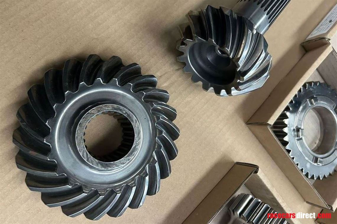 porsche-9912-completed-exhaust-and-gearbox-pa