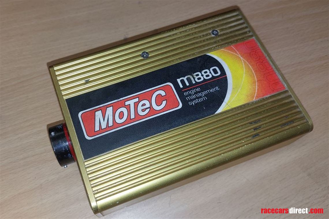 motec-m880-ecu