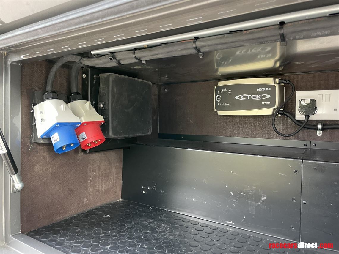 3-car-transporter-with-twin-slide-out-pods