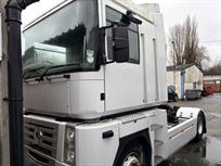 race-trailer-with-awning-and-renault-tractor
