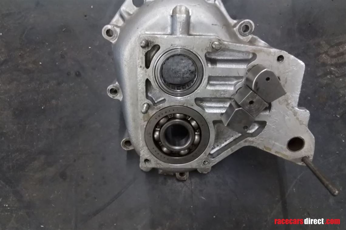 hewland-mk9-bearing-carrier