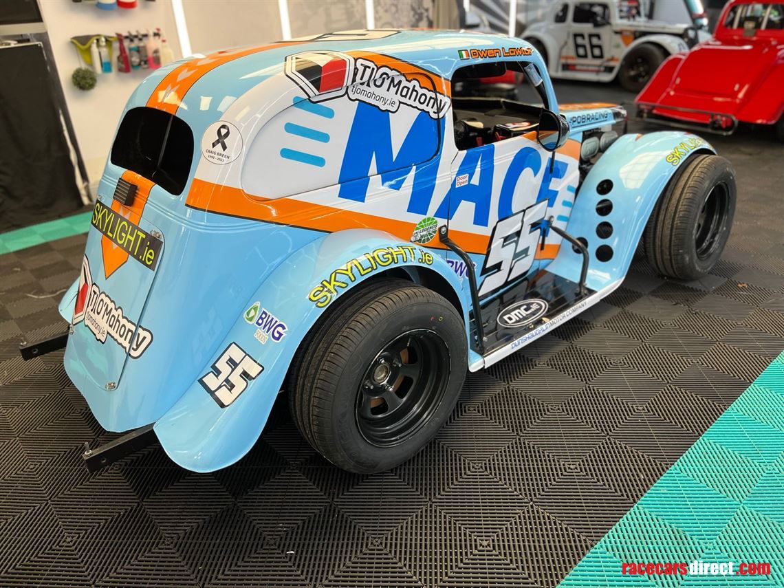 legend-race-car