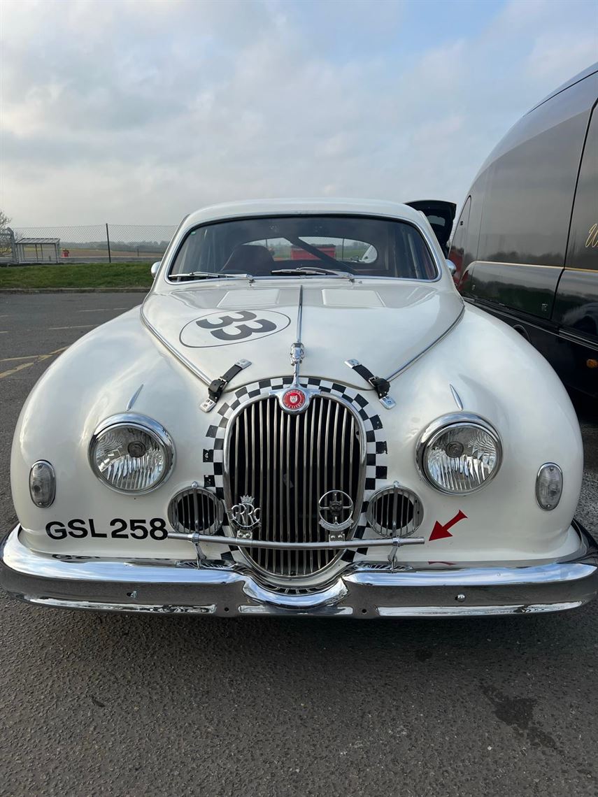 jaguar-mk1-race-car