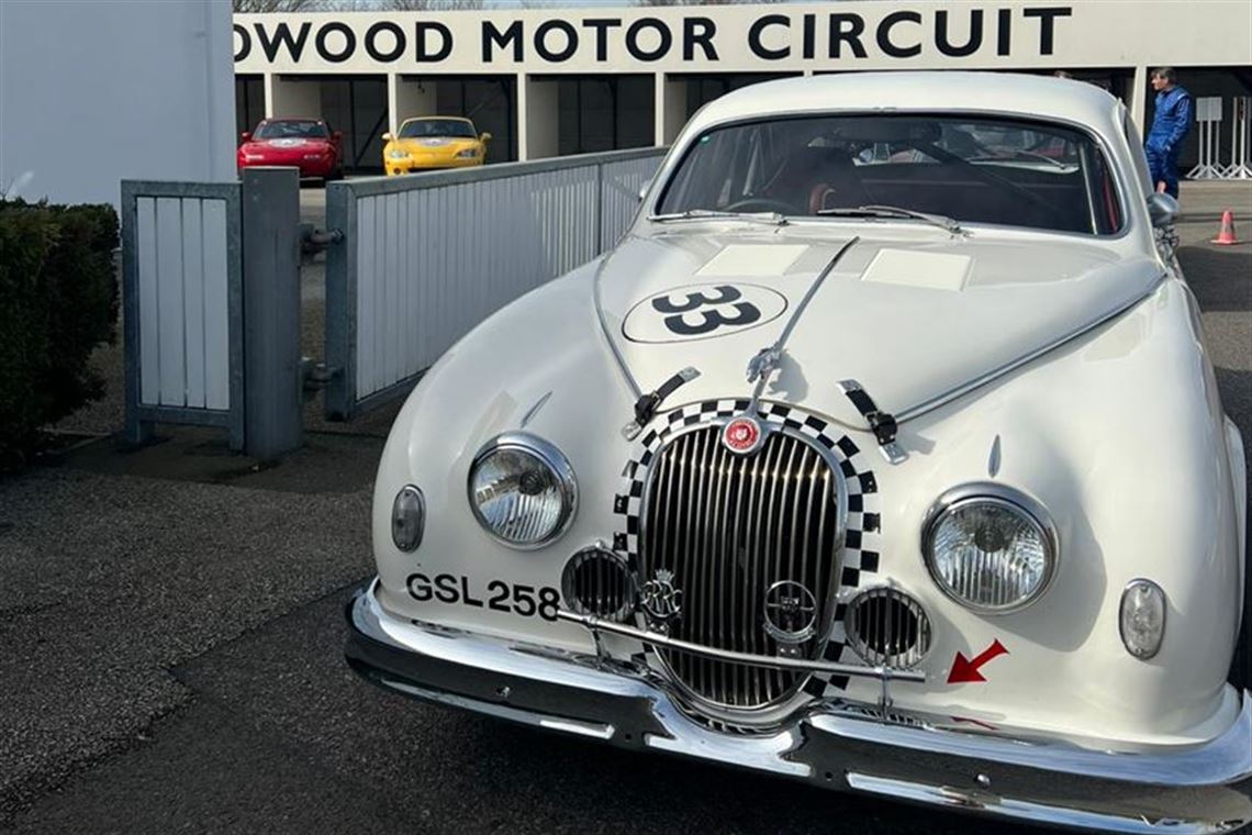 jaguar-mk1-race-car