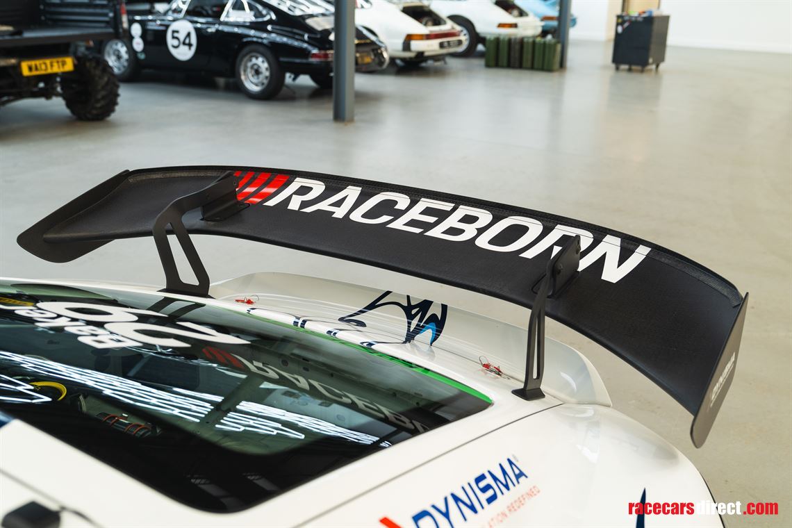 2025-porsche-gt4rs-clubsport