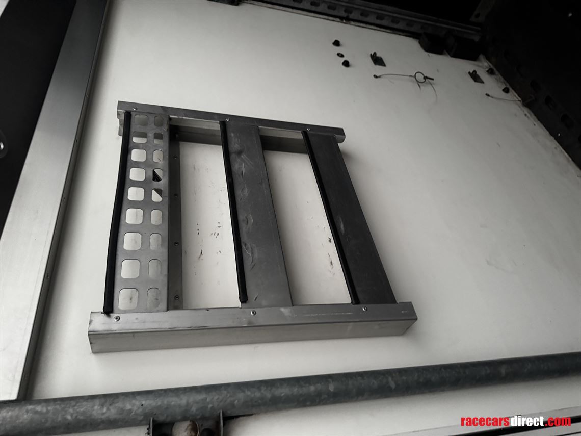 brian-james-race-transporter-6