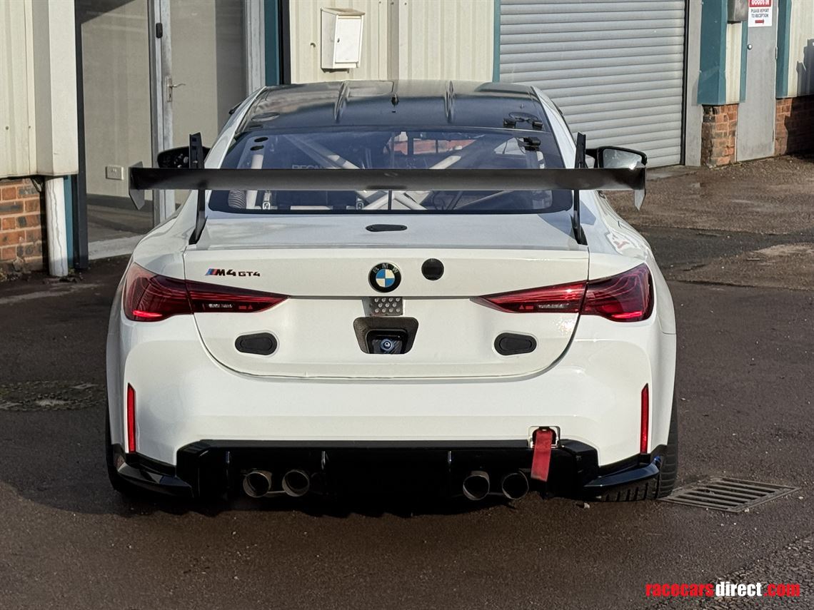 bmw-m4-gt4-g82-evo
