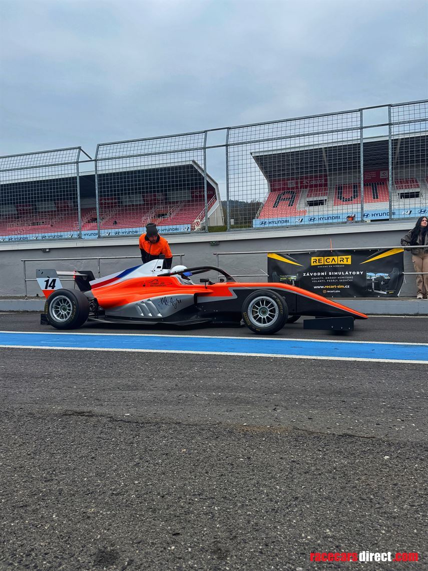 available-seat-f4-cez-or-f4-german-championsh