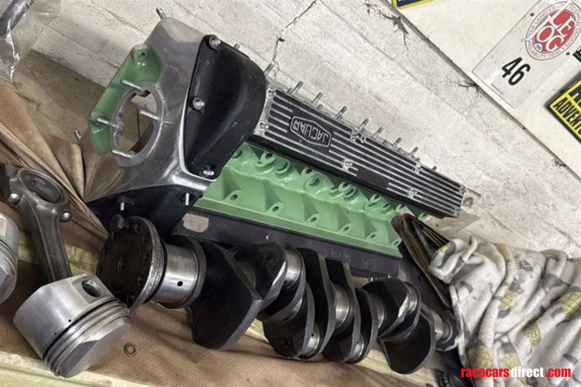 38-jaguar-engine