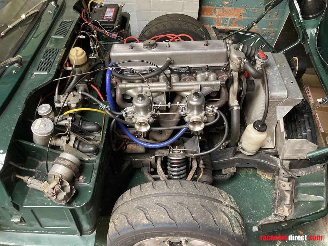 triumph-gt6-mk3-race-car