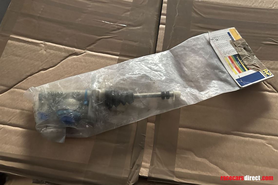 ap-racing-master-cylinder-0700