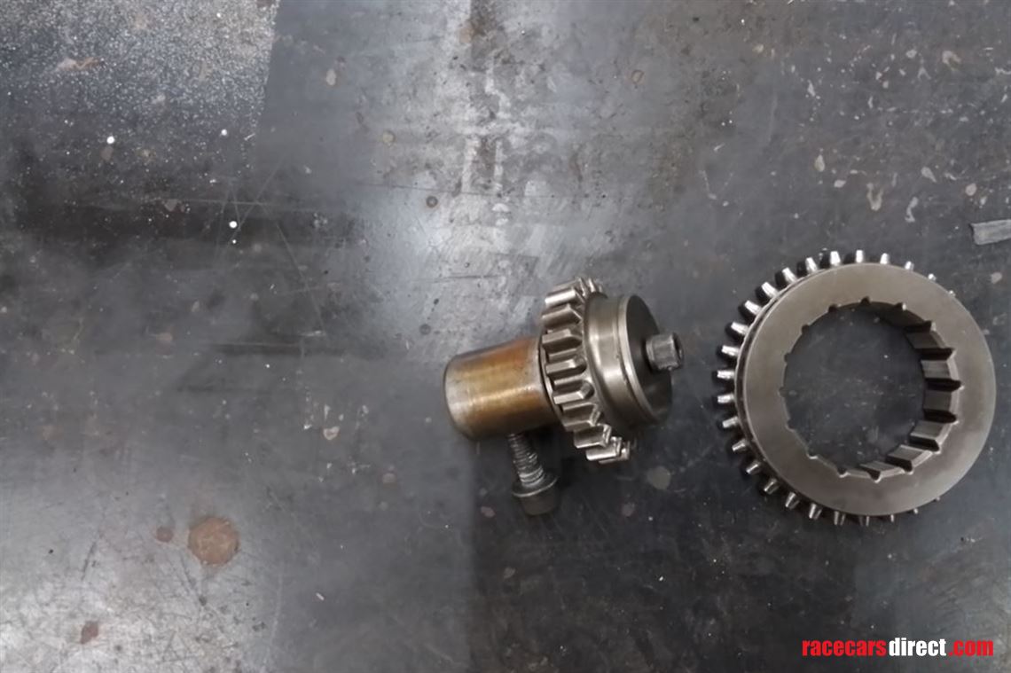 hewland-mk9-internal-parts