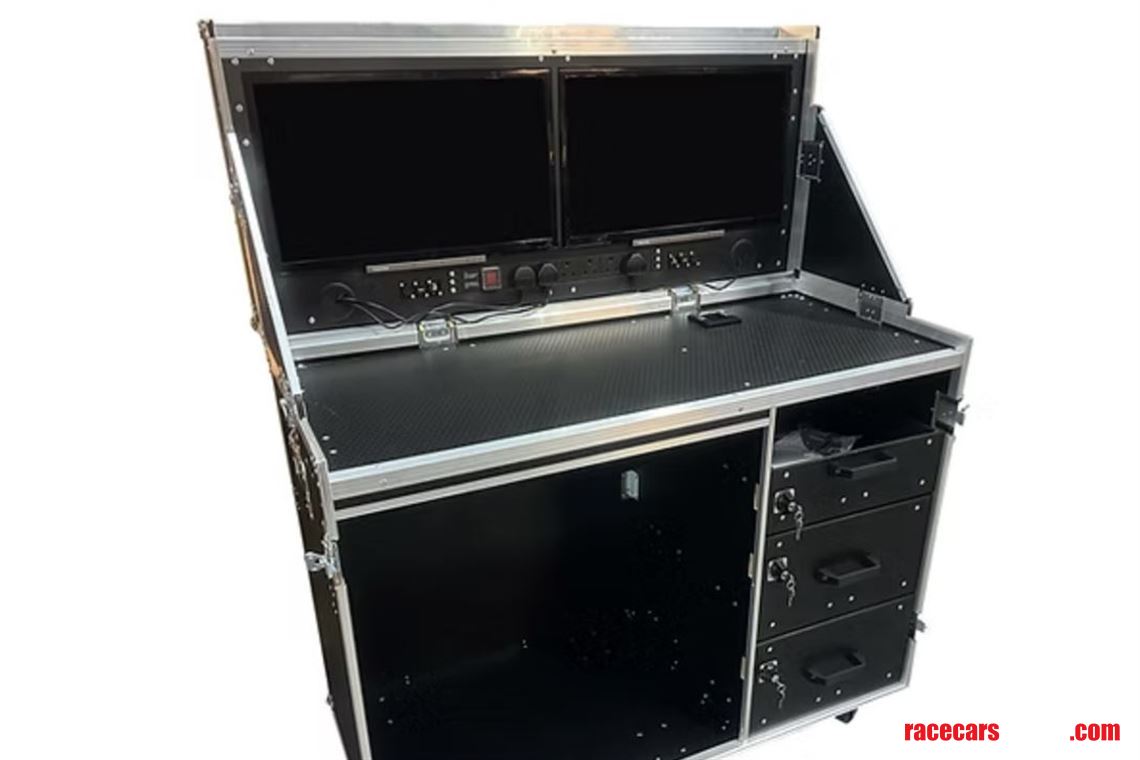 2-x-24-smart-tv-data-flight-case