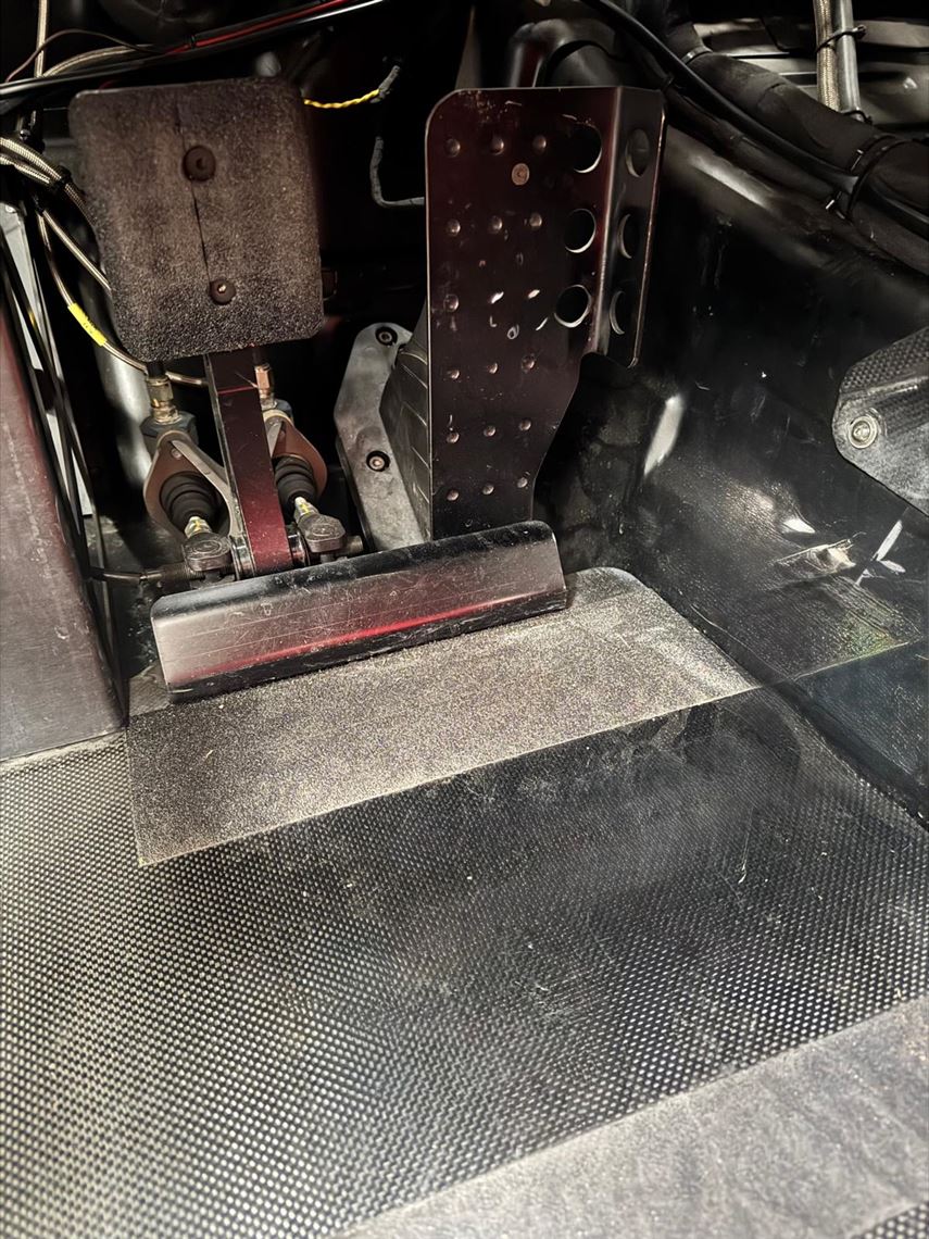 2010-maserati-granturismo-mc-trofeo-gt4-spec