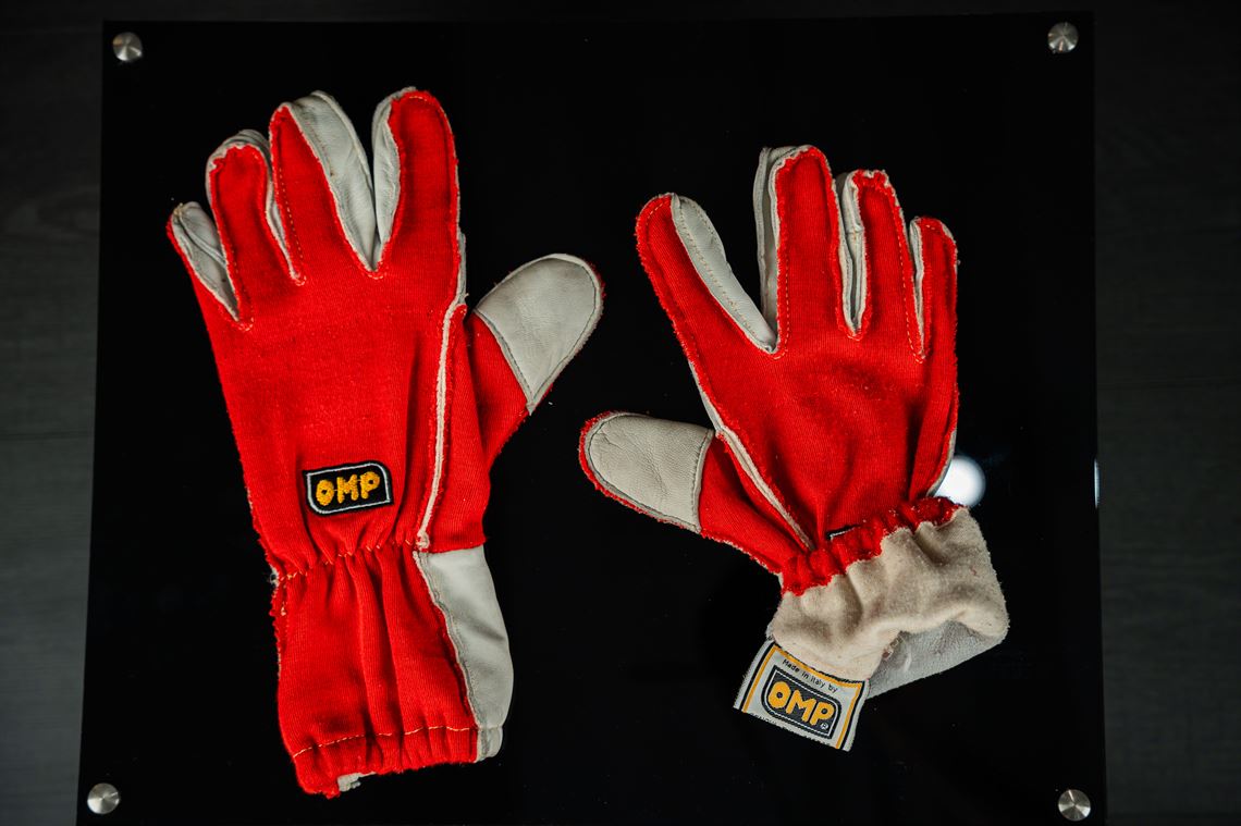 ayrton-senna-race-of-champions-gloves