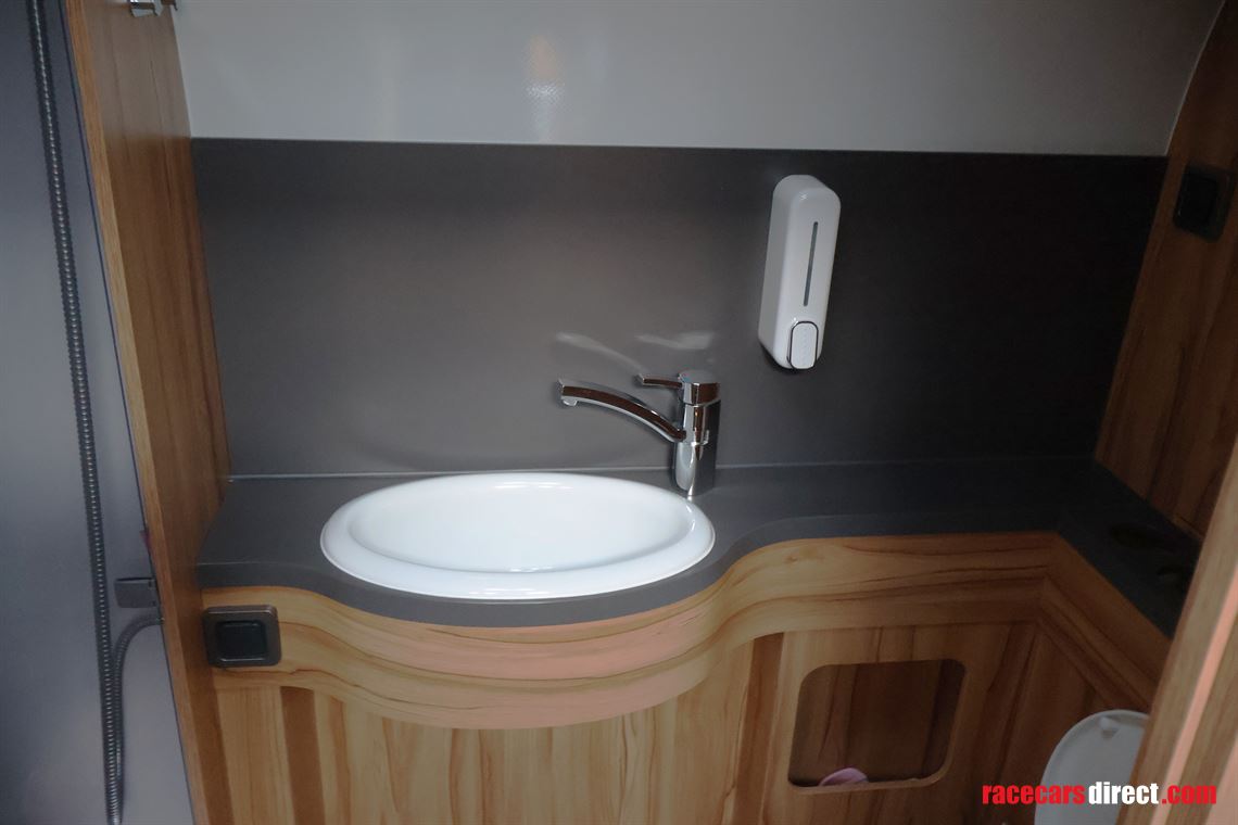 be--trailer-combi-6p-rvcargo-area