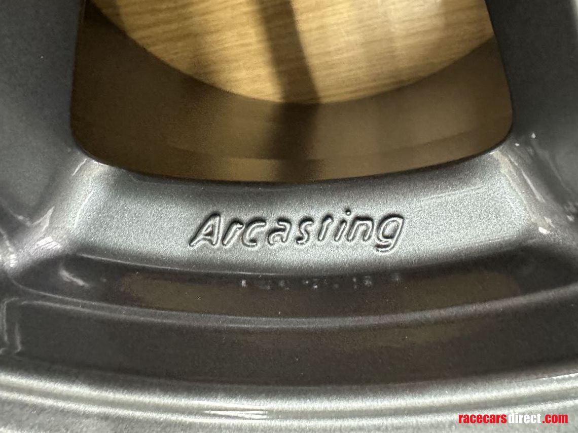 new-11-x-18-competition-centre-lock-wheelsset